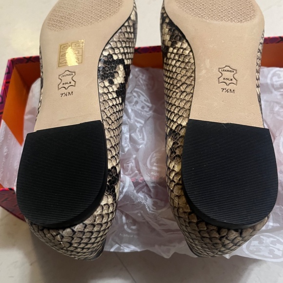 Shoes - Picture 2 of 4